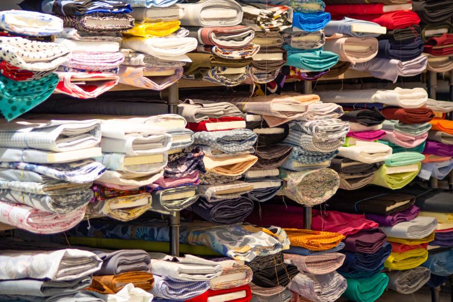 COMERCIALIZACIÓN DE TEXTILES Y ACCESORIOS